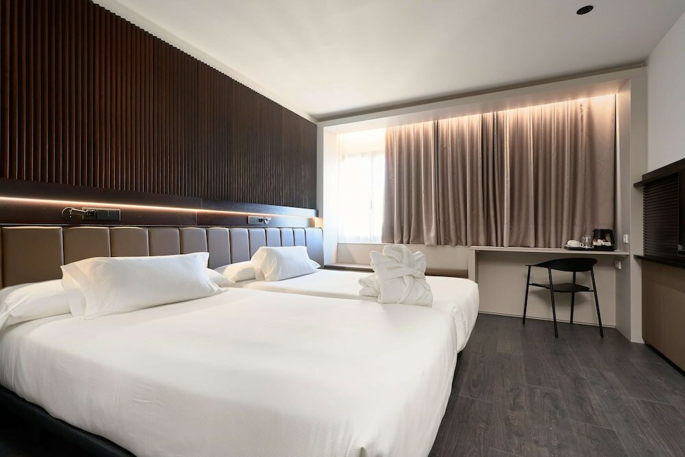 Фото Hotel Bécquer