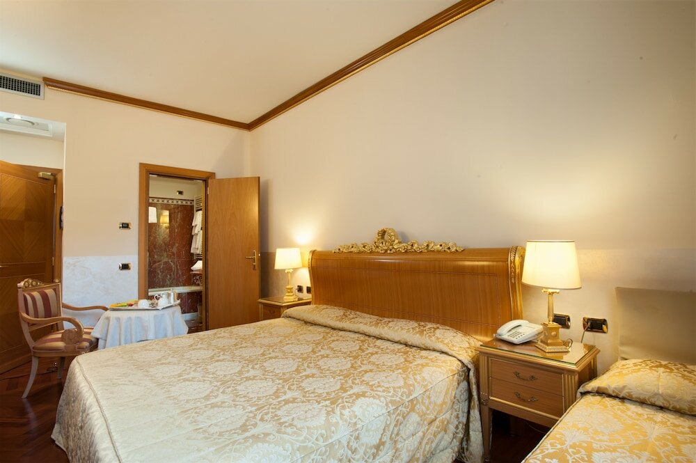 Фото Marconi Hotel