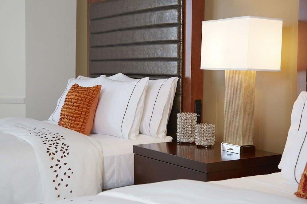 Фото Renaissance St. Louis Airport Hotel