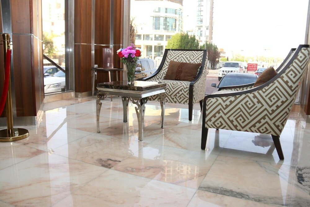 Фото Laguna Hotel Suites