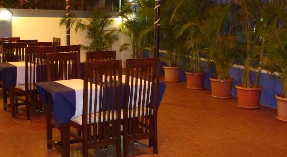 Фото Mayflower Beach Resort