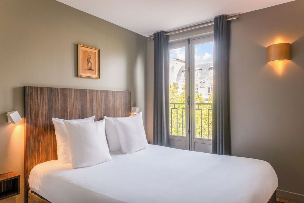 Фото Suites and Hotel Helzear Champs Elysees