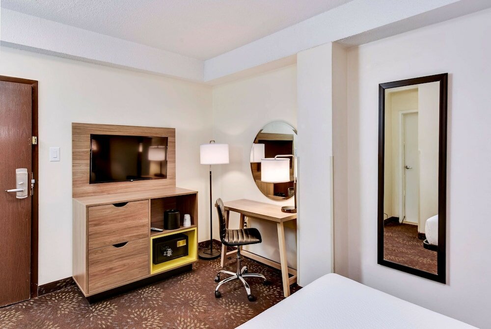 Фото Days Inn by Wyndham Washington DC/Connecticut Avenue