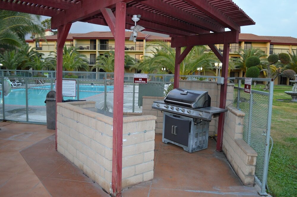 Фото Ontario Airport Inn