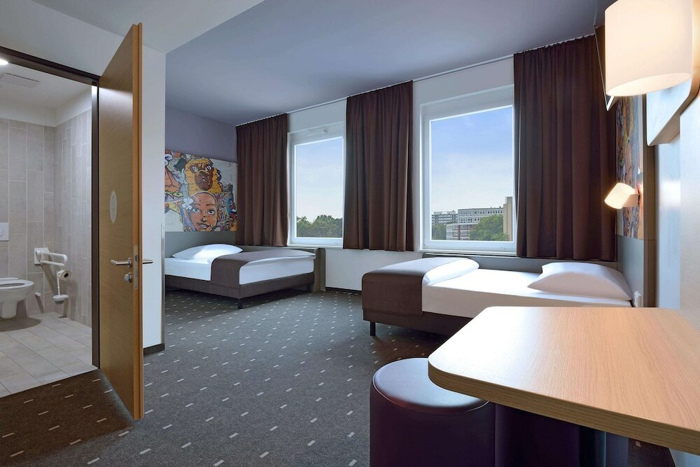 Фото B&b Hotel Köln-Ehrenfeld