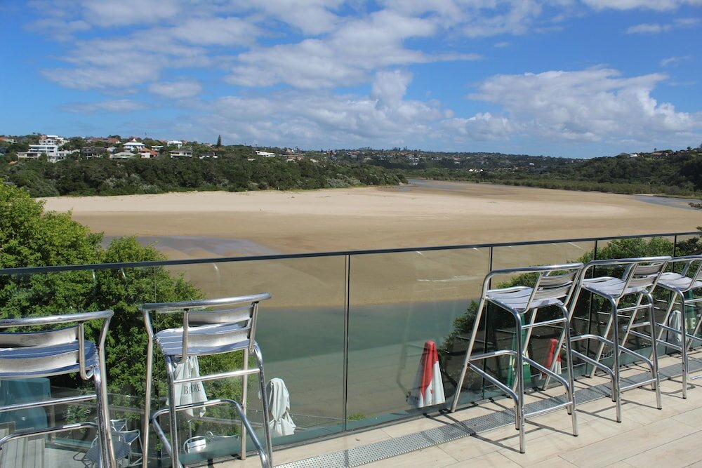 Фото Blue Lagoon Hotel and Conference Centre