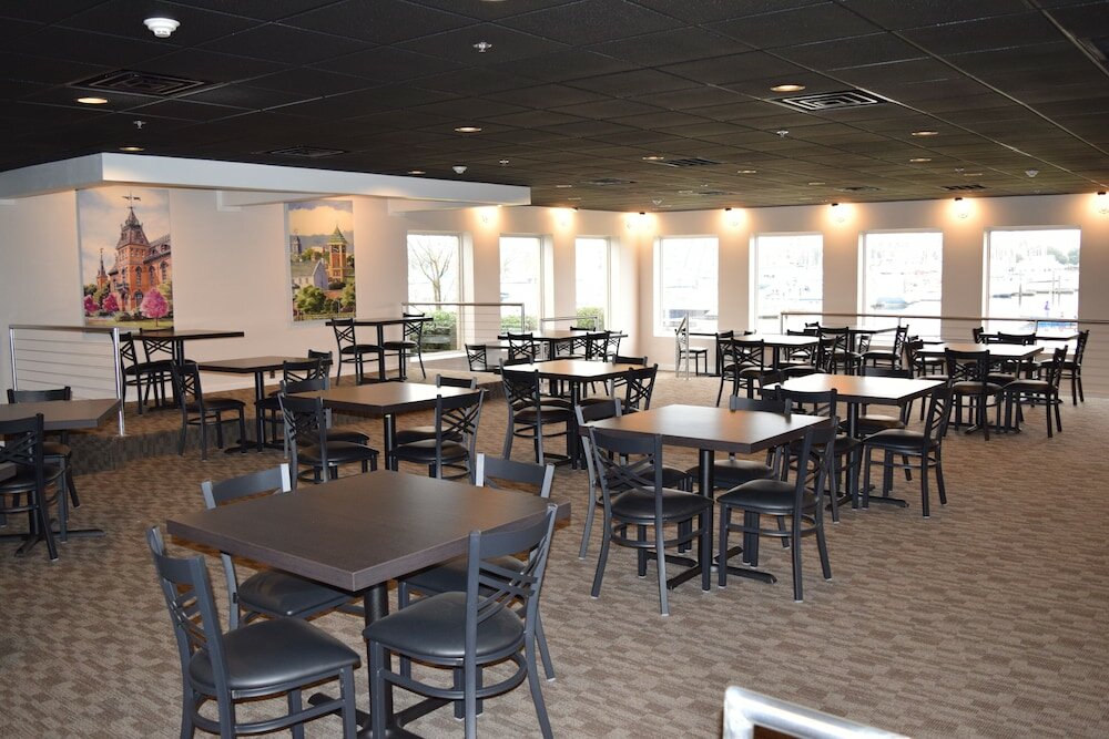 Фото BridgePointe Hotel & Marina