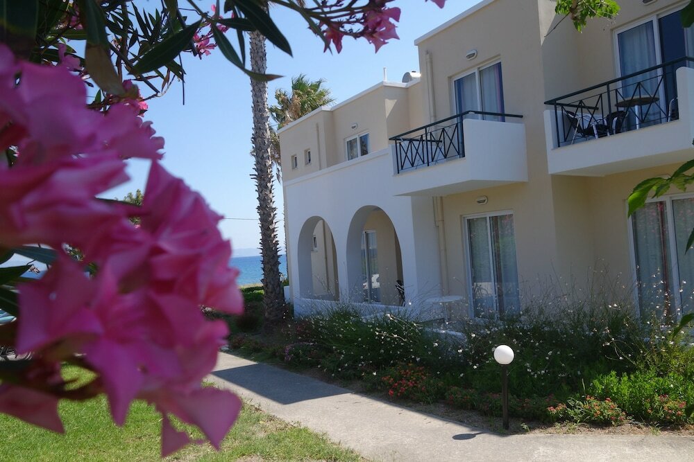 Фото Andromeda Hotel Apartments