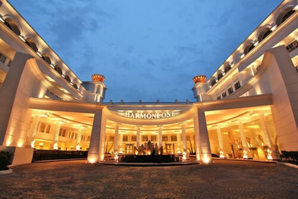 Фото Harmoni One Convention Hotel & Service Apartments