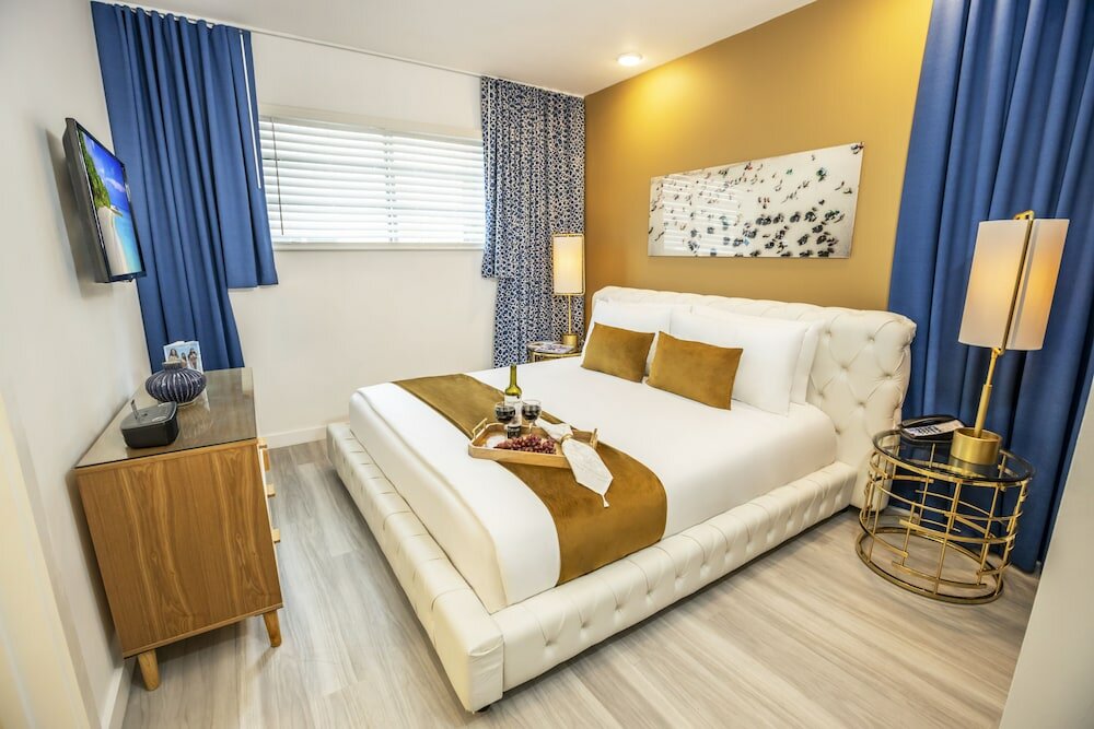 Фото Catalina Hotel & Beach Club