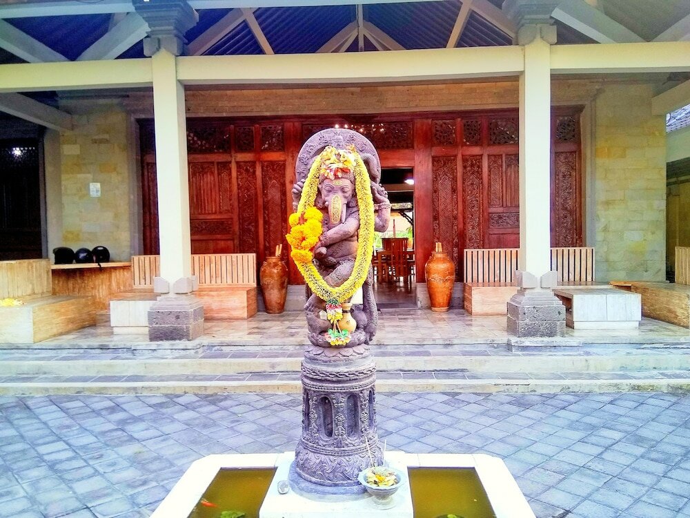 Фото Nipuri Hotel