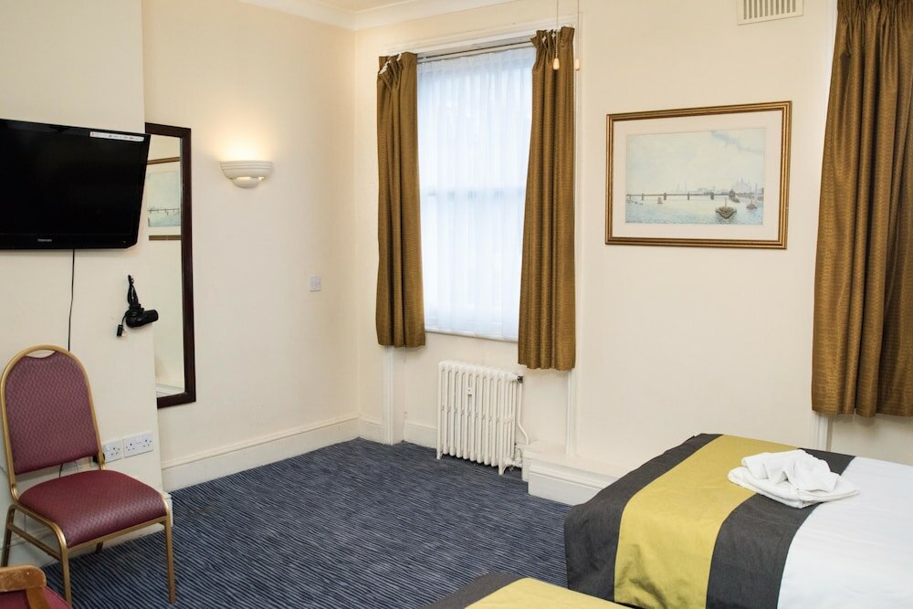 Фото Rose Court Hotel