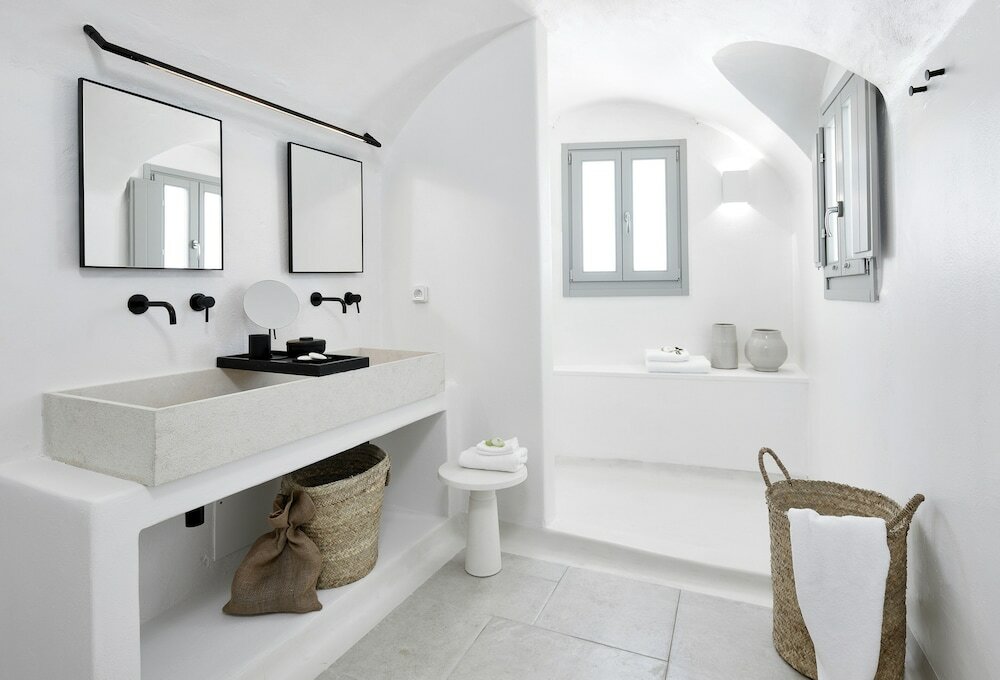 Фото Charisma Suites