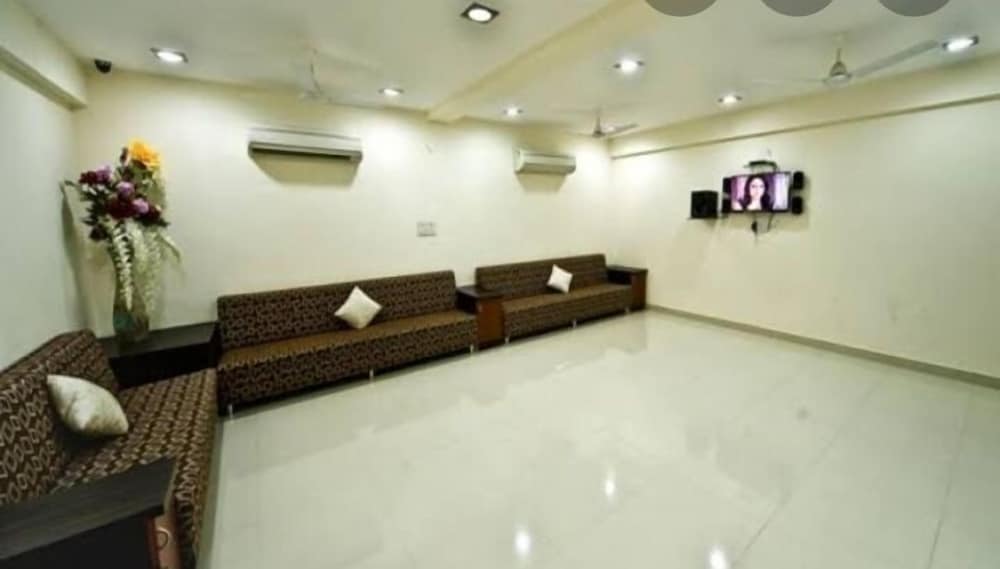 Фото Hotel Durga Silver Line