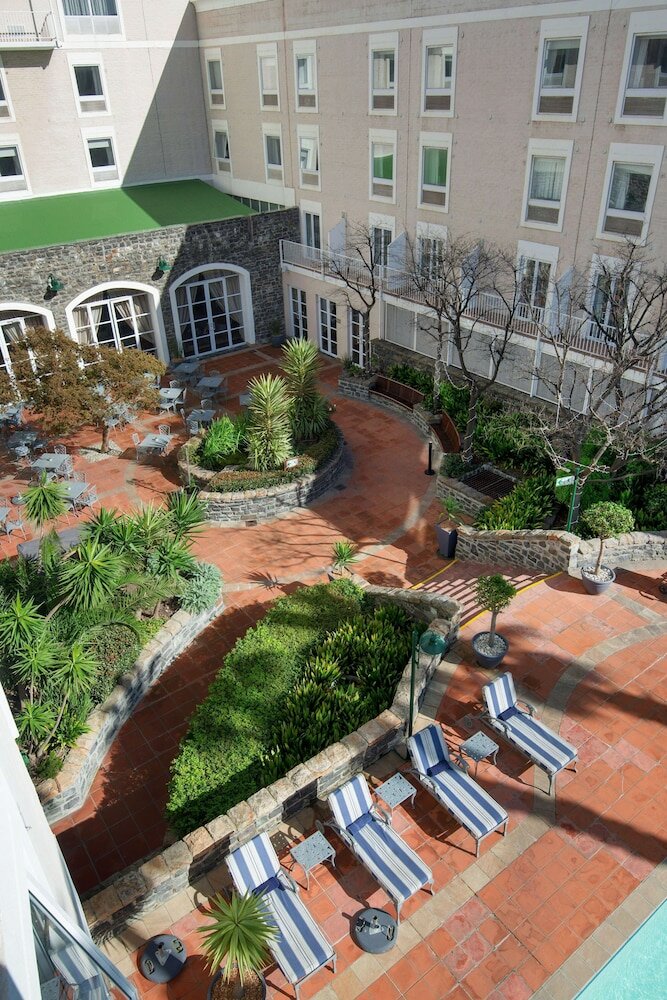 Фото The Commodore