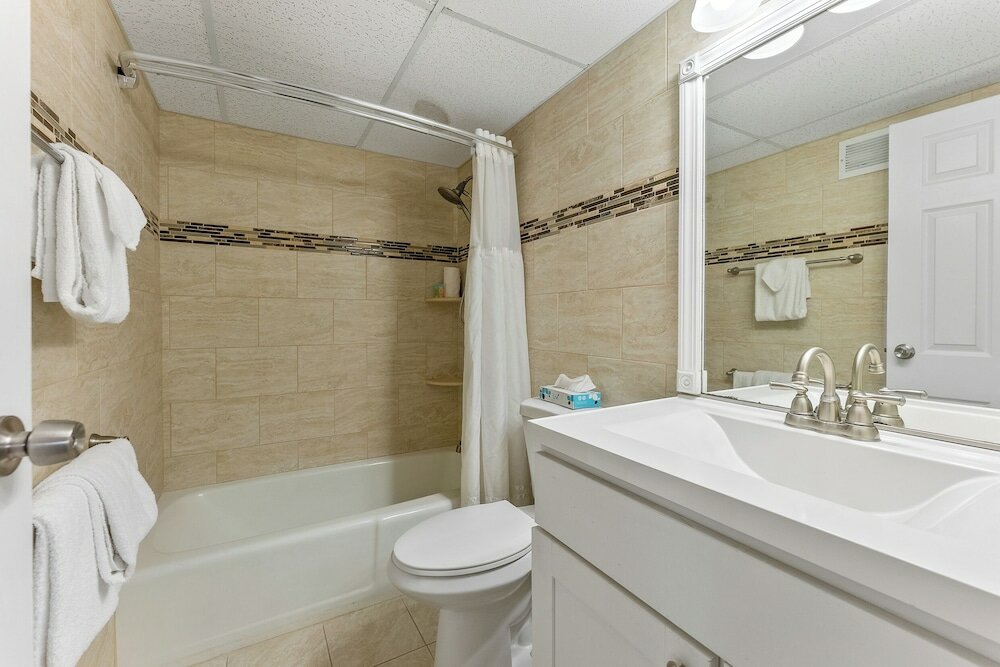 Фото Beachcomber Resort