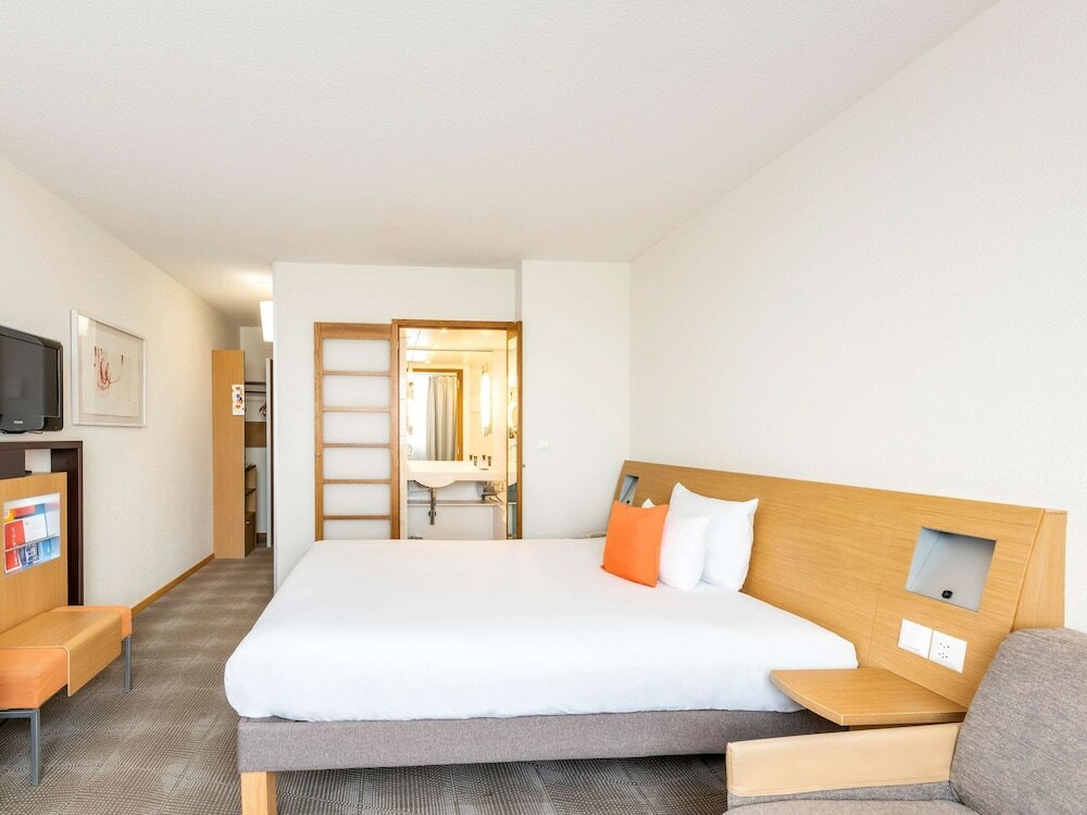 Фото Novotel Bern Expo