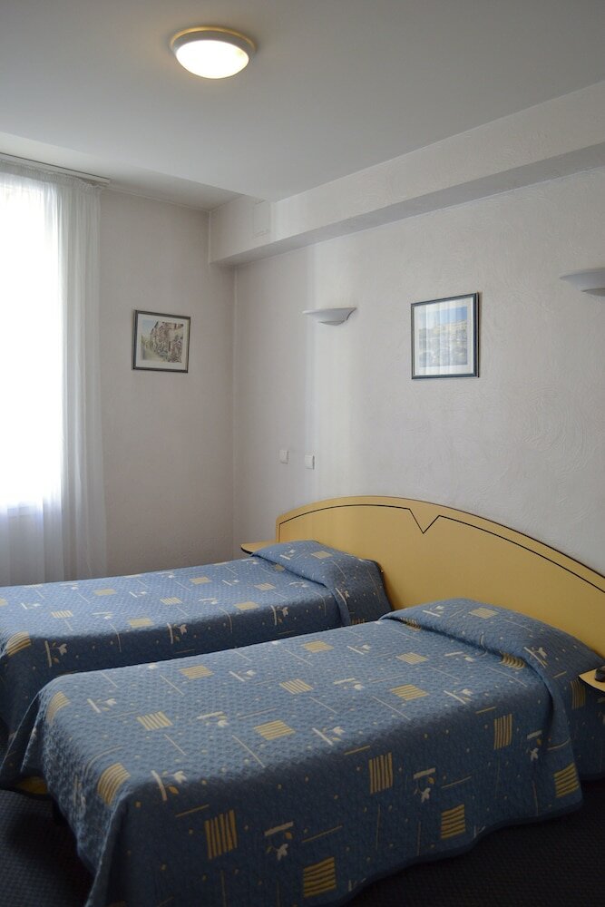 Фото Modern Hotel