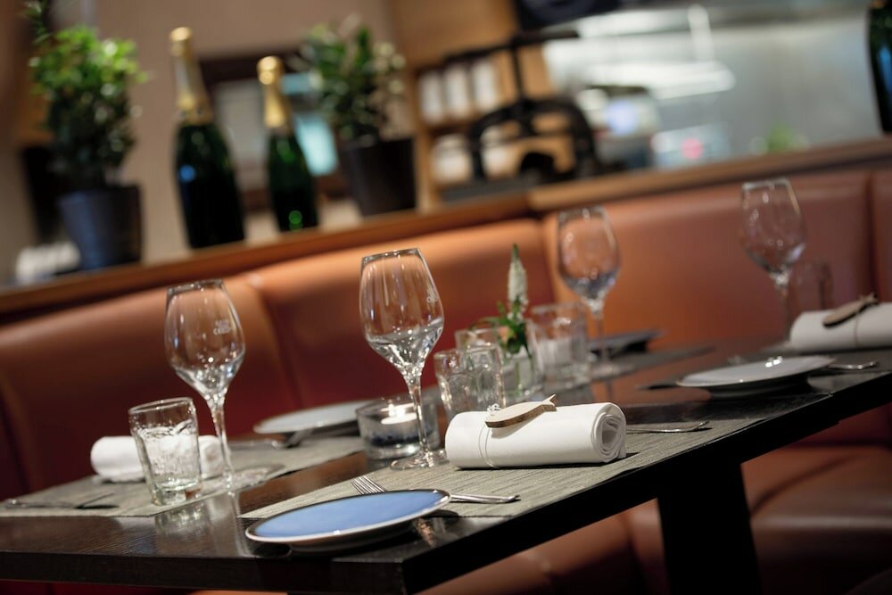 Фото Renaissance Hamburg Hotel