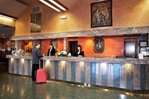 Внешний вид отеля Spirit Hotel Ciudad de Burgos в Рубене, фото 2