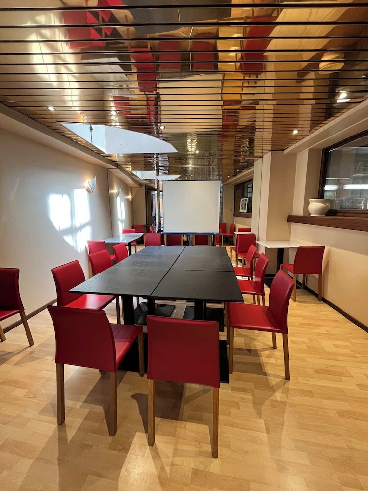 Фото Inter-Hotel De La Tour Maje