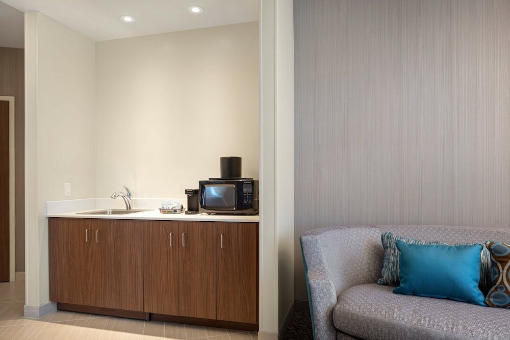 Фото Courtyard by Marriott Petaluma Sonoma County