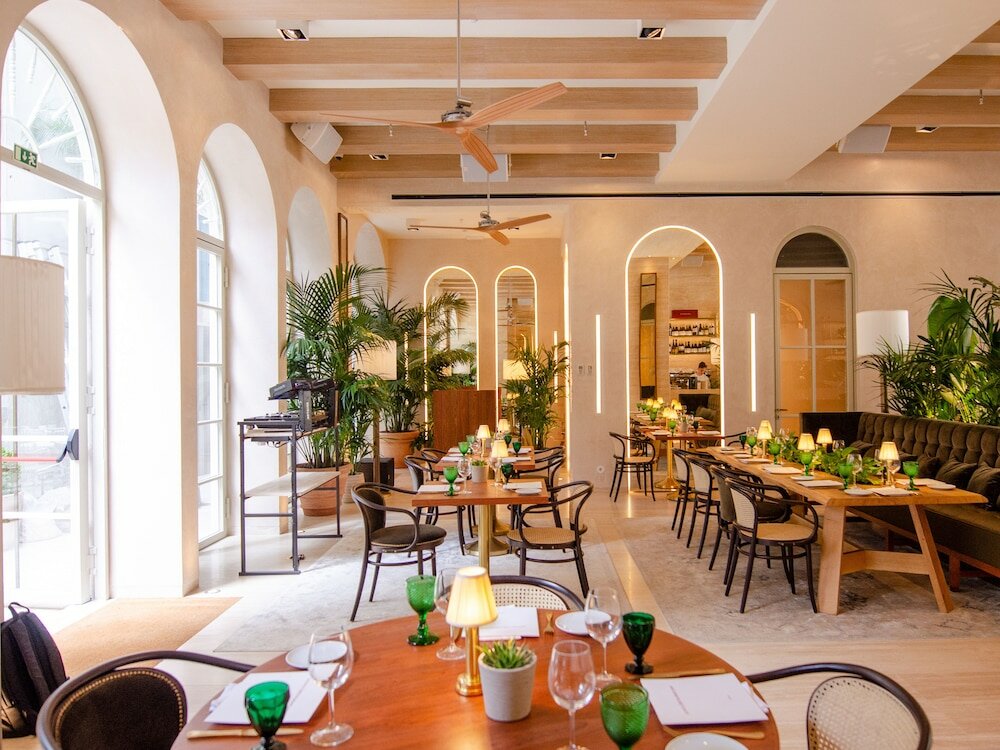 Фото Browns Avenue Hotel