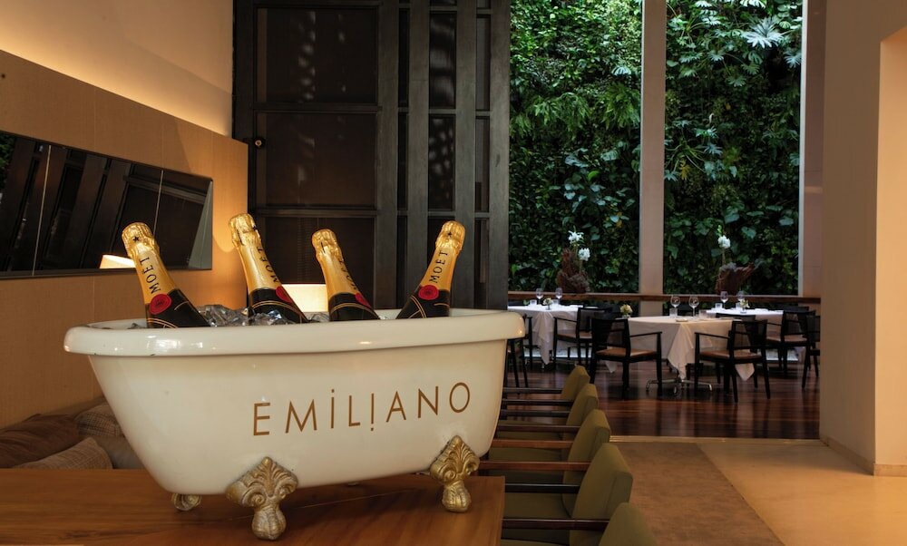 Фото Hotel Emiliano