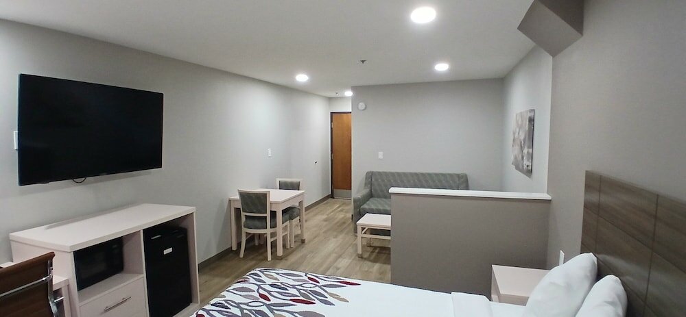 Фото Regency Inn & Suites