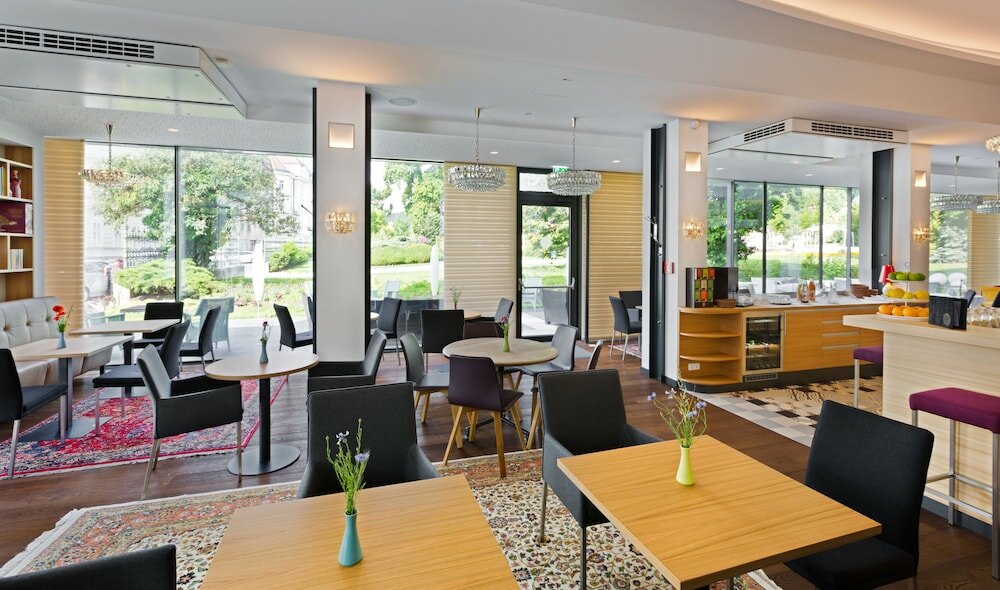 Фото At the Park Hotel