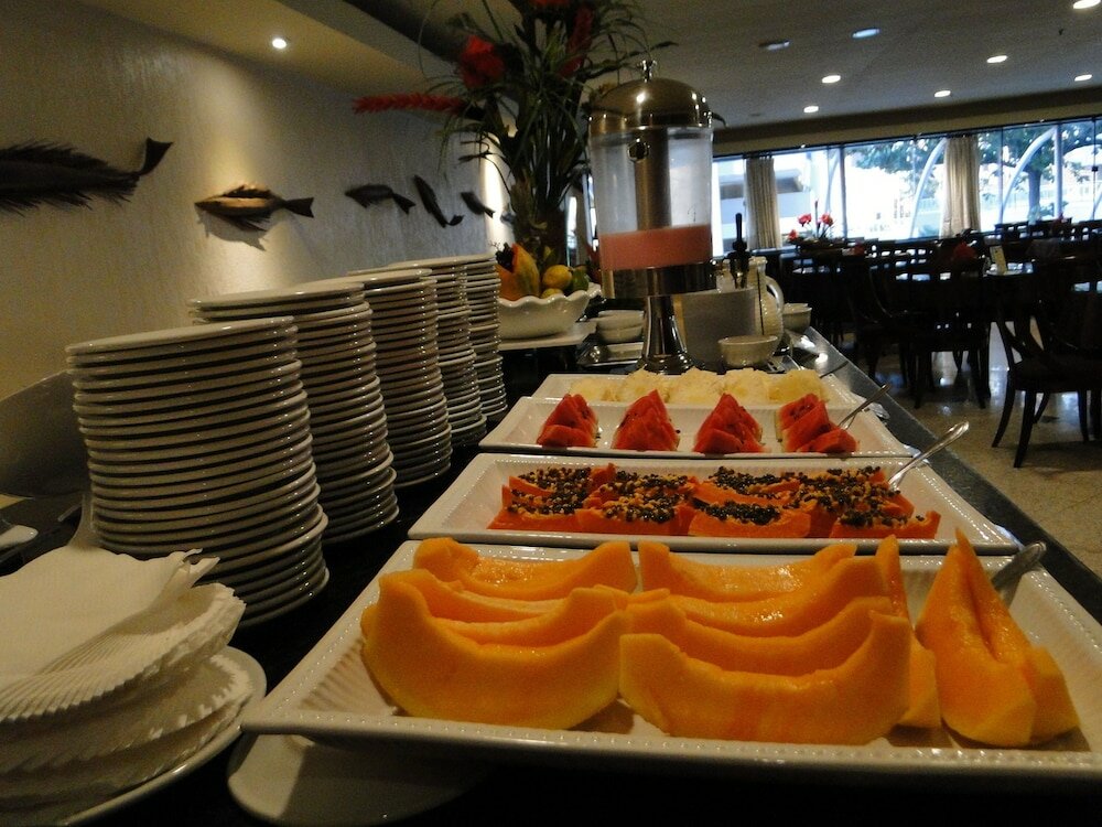 Фото Plaza Praia Suites