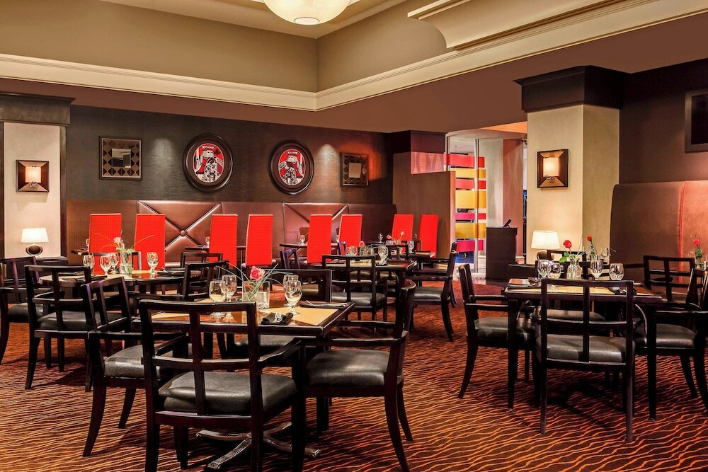 Фото Sheraton Overland Park Hotel at the Convention Center