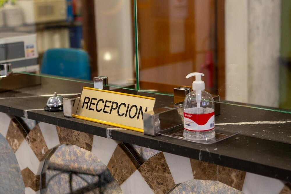 Фото Los Omeyas Hotel