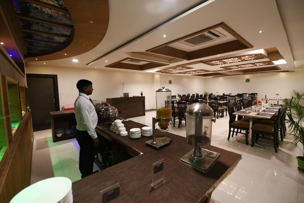 Фото Hotel Jataka Inn