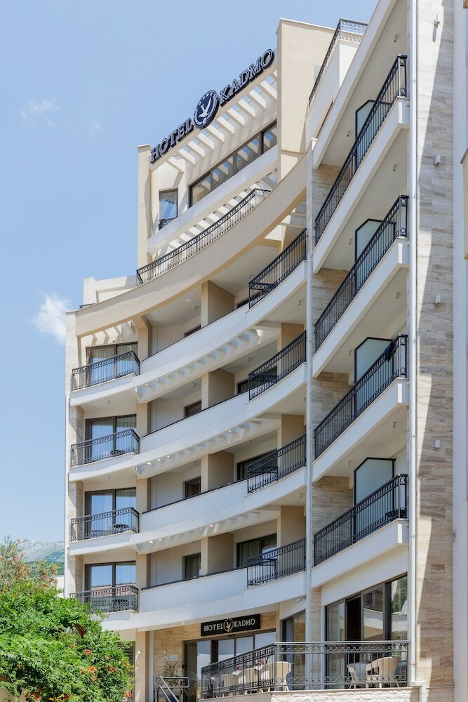 Фото отеля 2