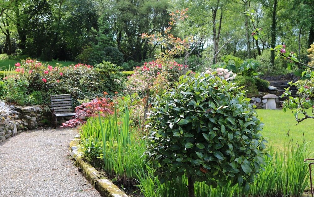 Фото Five Oaks Bed & Breakfast