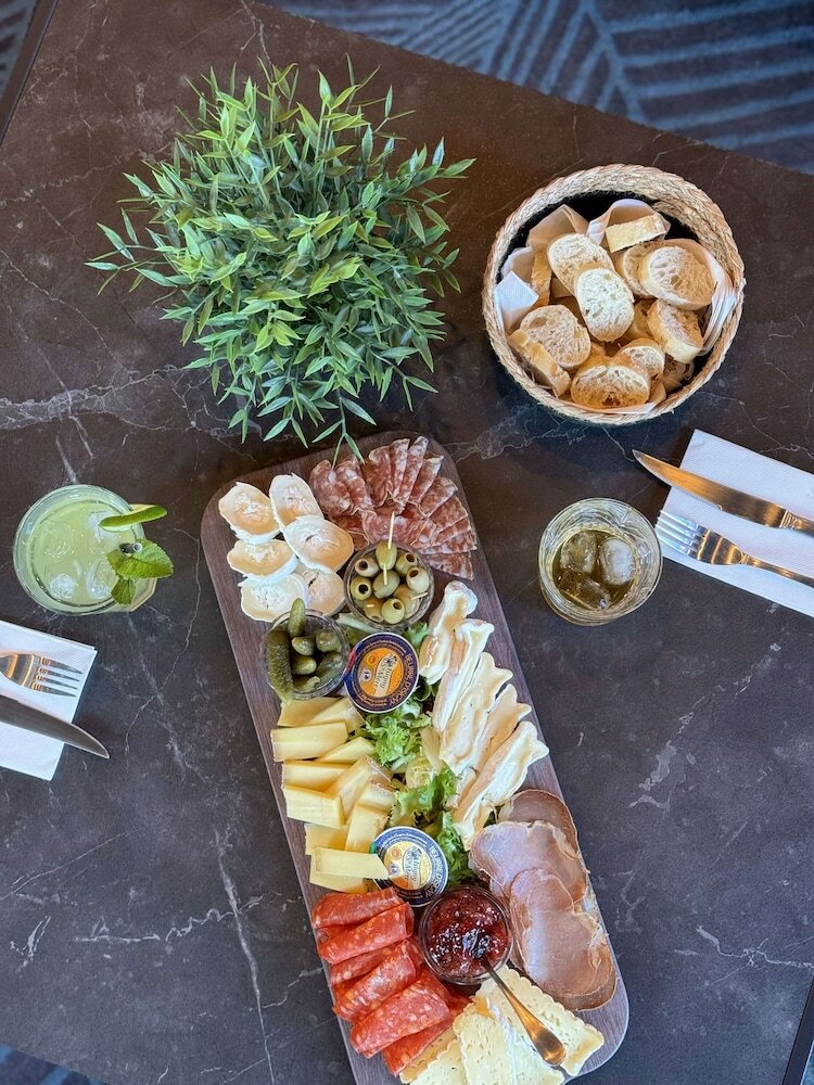 Фото Campanile Caen Centre Gare