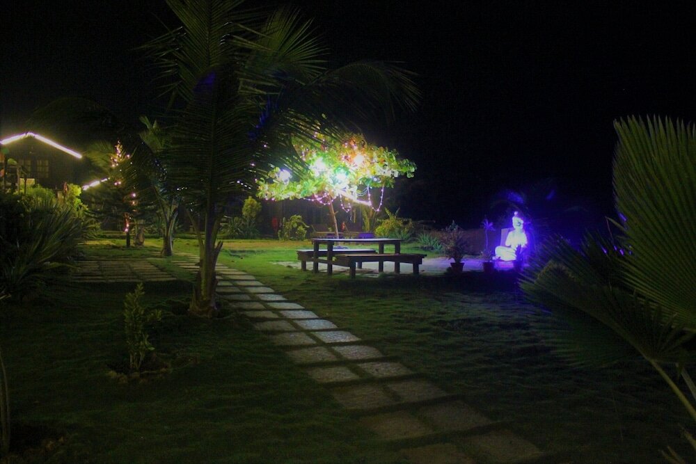 Фото Lotus Sutra