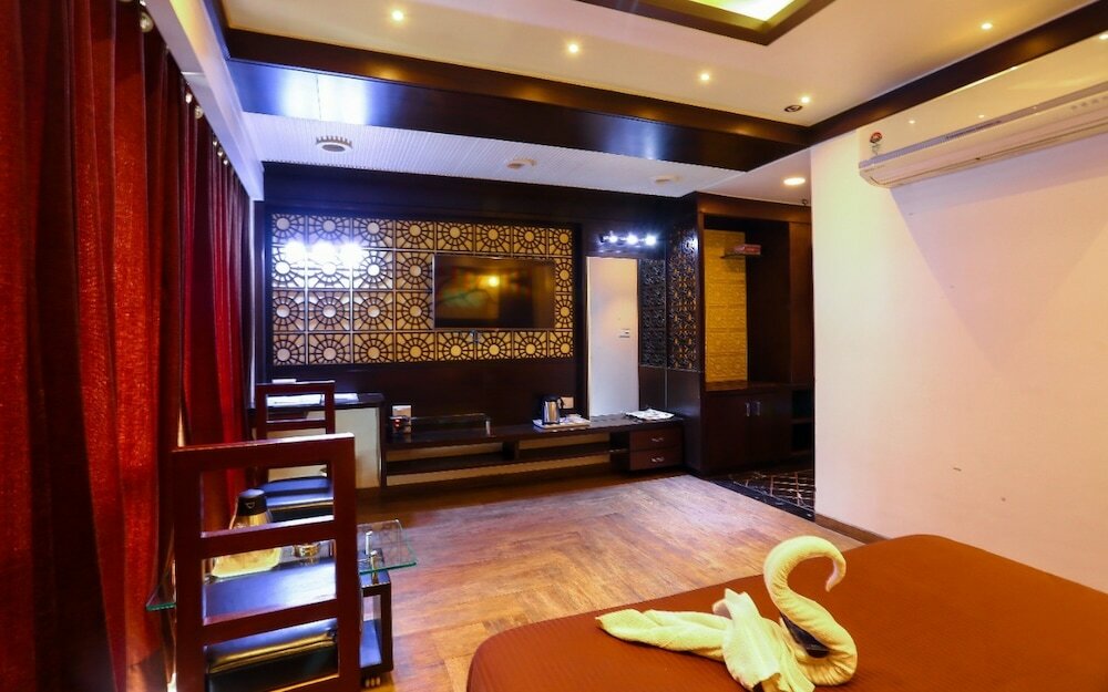 Фото Hotel Grandpragati