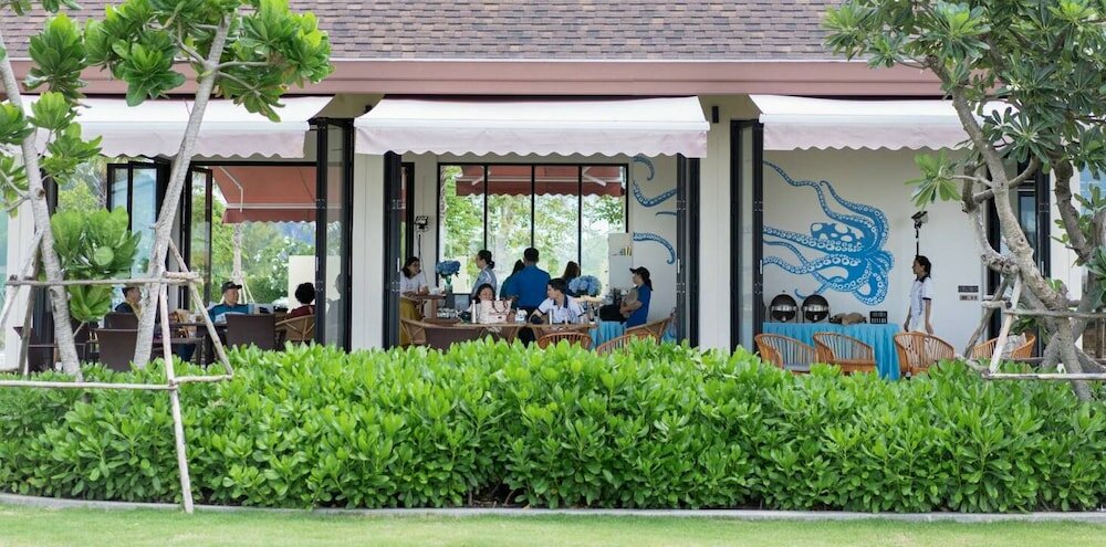 Фото Triple Tree Beach Resort