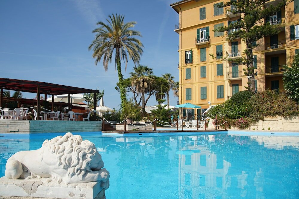 Фото Grand Hotel Londra