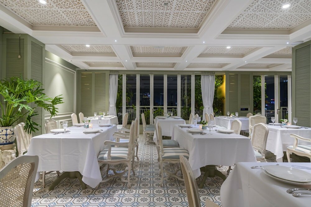 Фото Au Lac Charner Hotel