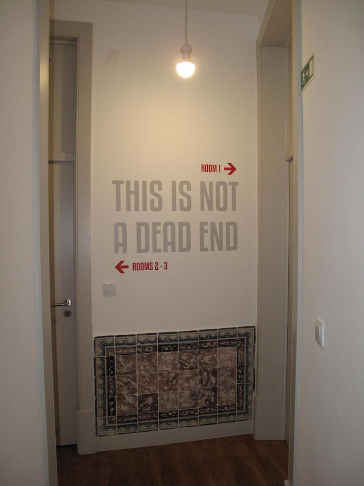 Фото Inn Possible Lisbon Hostel