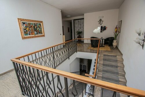 Внешний вид отеля Hotel Corona в Тирано, фото 4