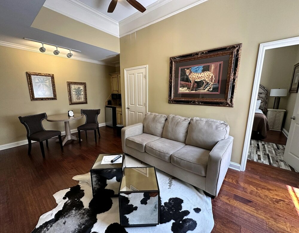 Фото Old Capitol Inn