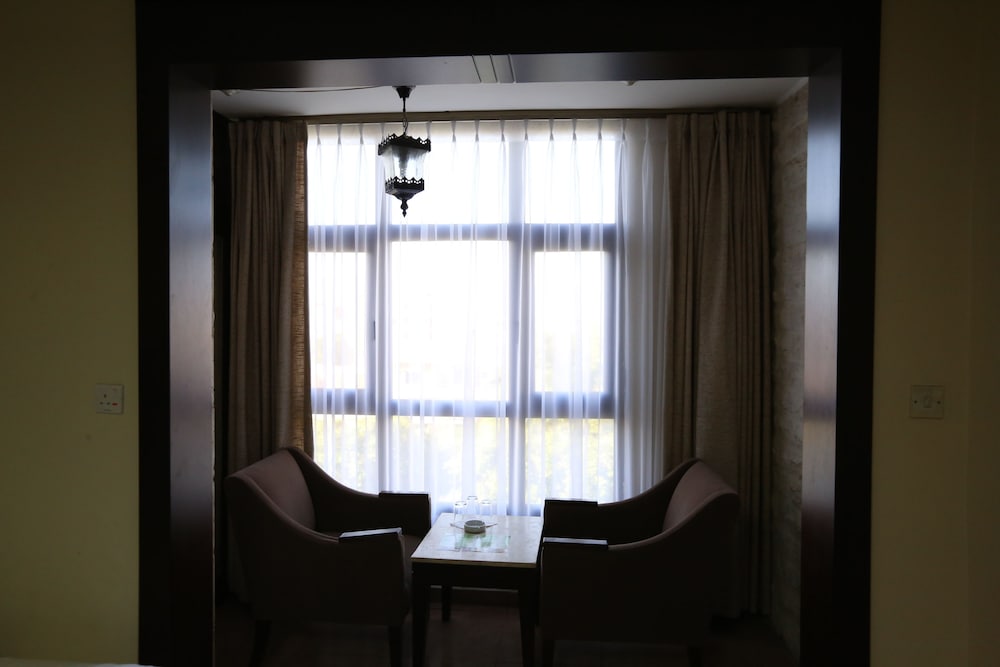 Фото Zaitouna Hotel