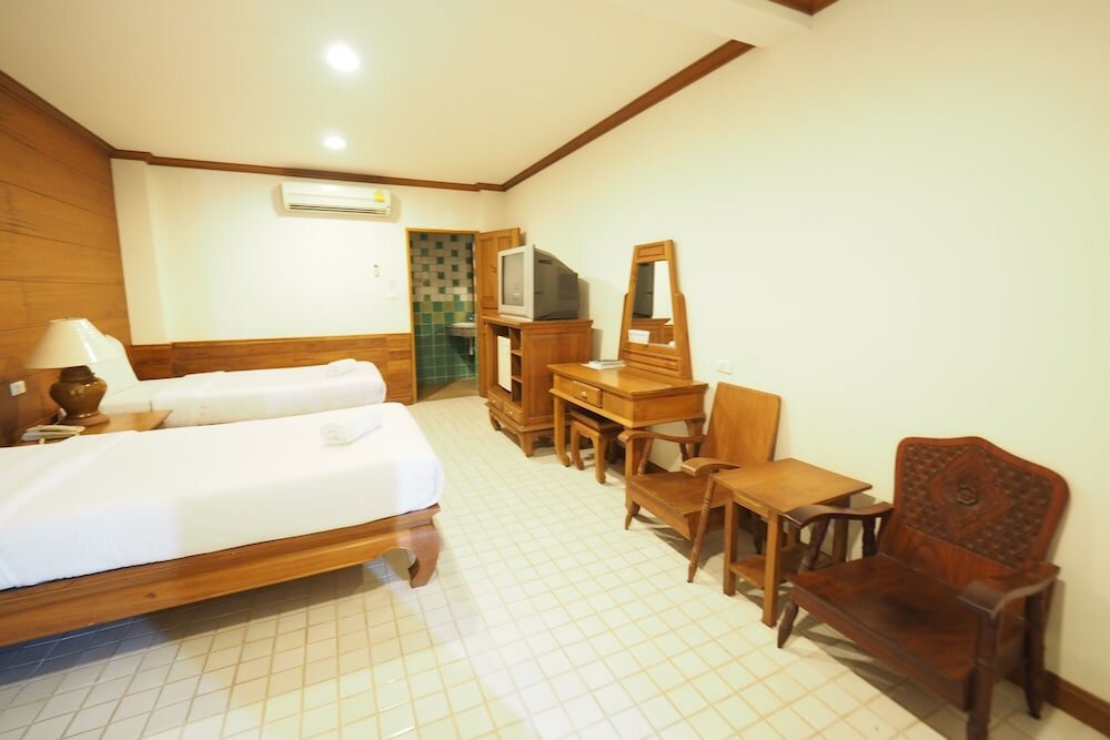 Фото Fah Place Hotel