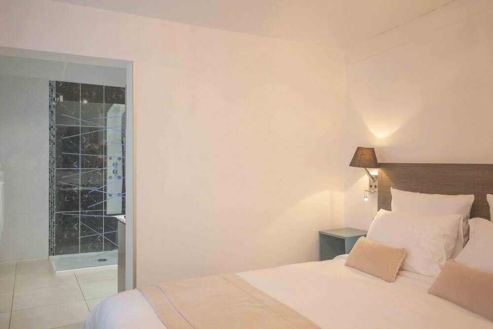 Фото Hôtel Au Charme Rabelaisien