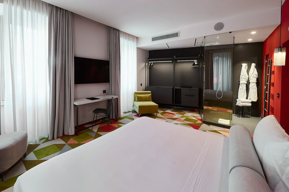 Фото MyTALE Creative Academy Hotel