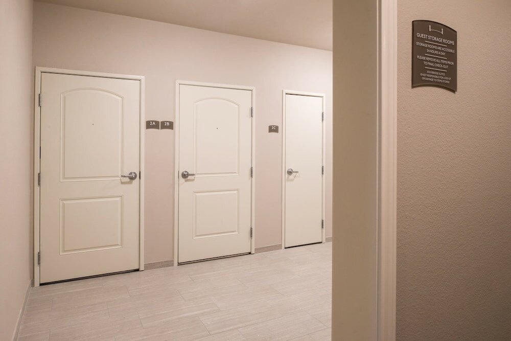 Фото Staybridge Suites Pecos, an Ihg Hotel
